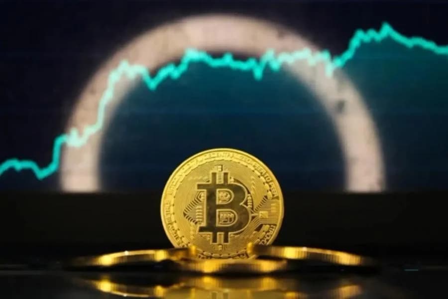 VanEck Says Bitcoin Is in Early Bull-Market Stage, Sees $500,000 Target