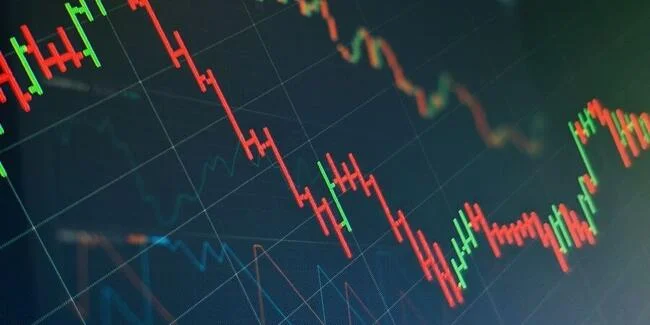 Market Trends Impact Bitcoin and Altcoins